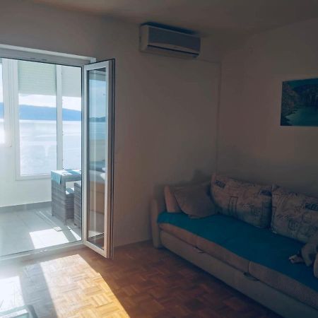 Appartement SUZANA Beautiful balcony sea view à Senj  Extérieur photo