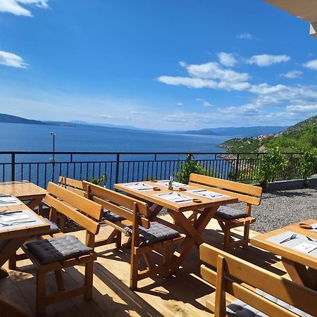 Appartement SUZANA Beautiful balcony sea view à Senj  Extérieur photo