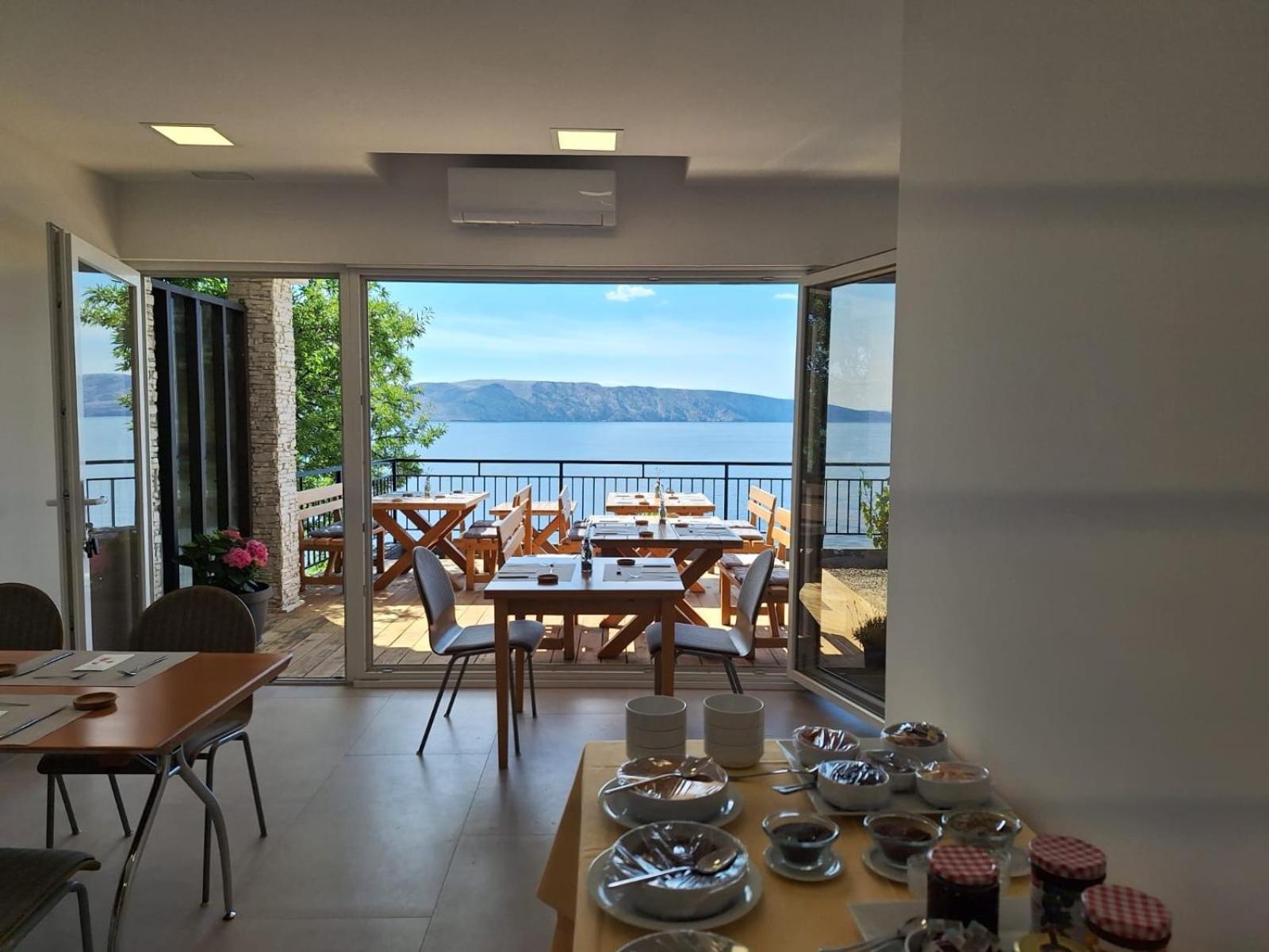 Appartement SUZANA Beautiful balcony sea view à Senj  Extérieur photo